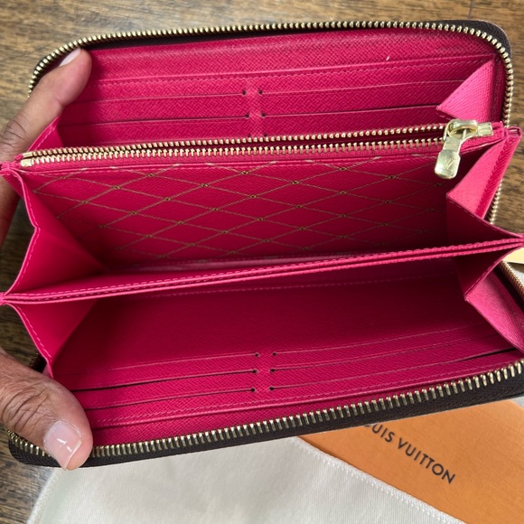 LOUIS VUITTON
Monogram Summer Trunks Zippy Wallet - Picture 6 of 8